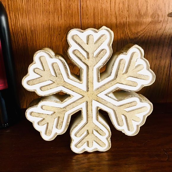Wood Christmas snowflake home decor shelf sitter cottage beach house decor - Picture 1 of 2